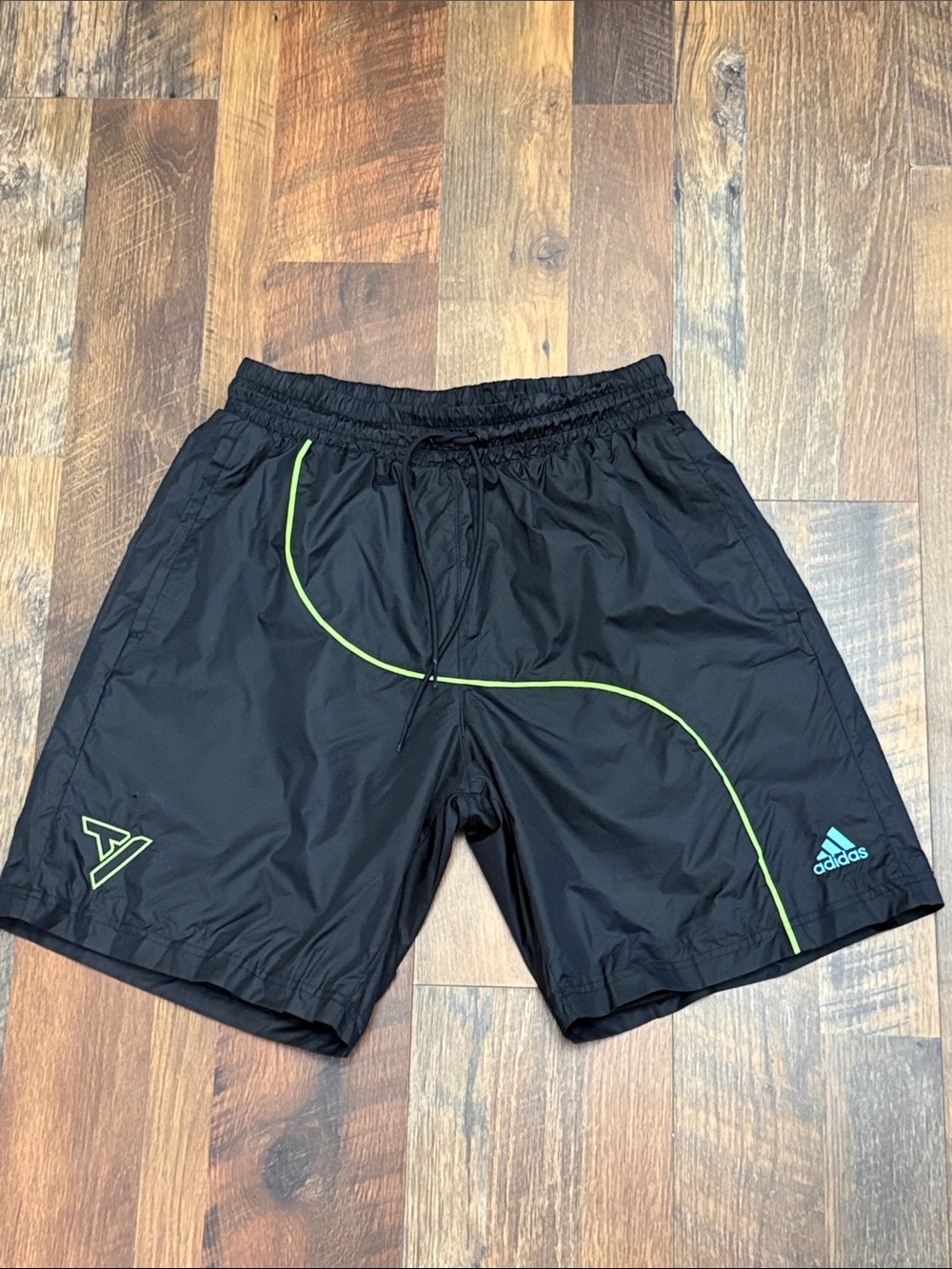 Adidas Trae Young Basketball Shorts Black Green Mesh Lined Size Medium